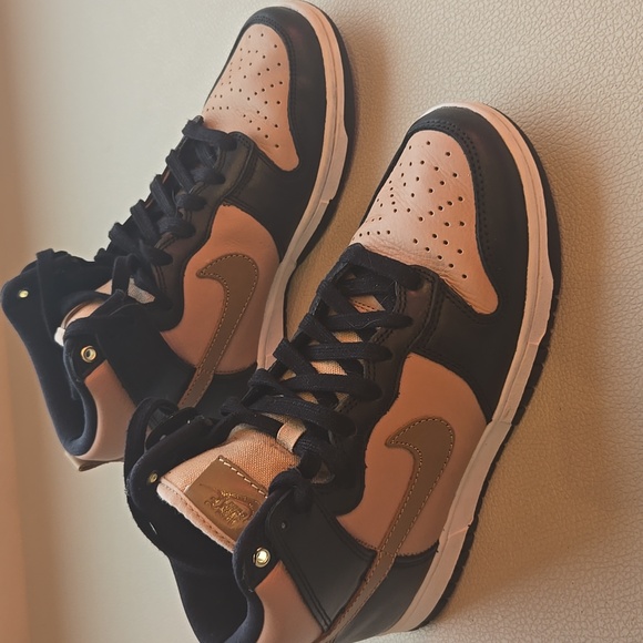 Wmns Dunk High LXX 'Black Flax - Picture 1 of 2